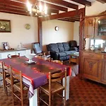 Jouanon Nyaraló *